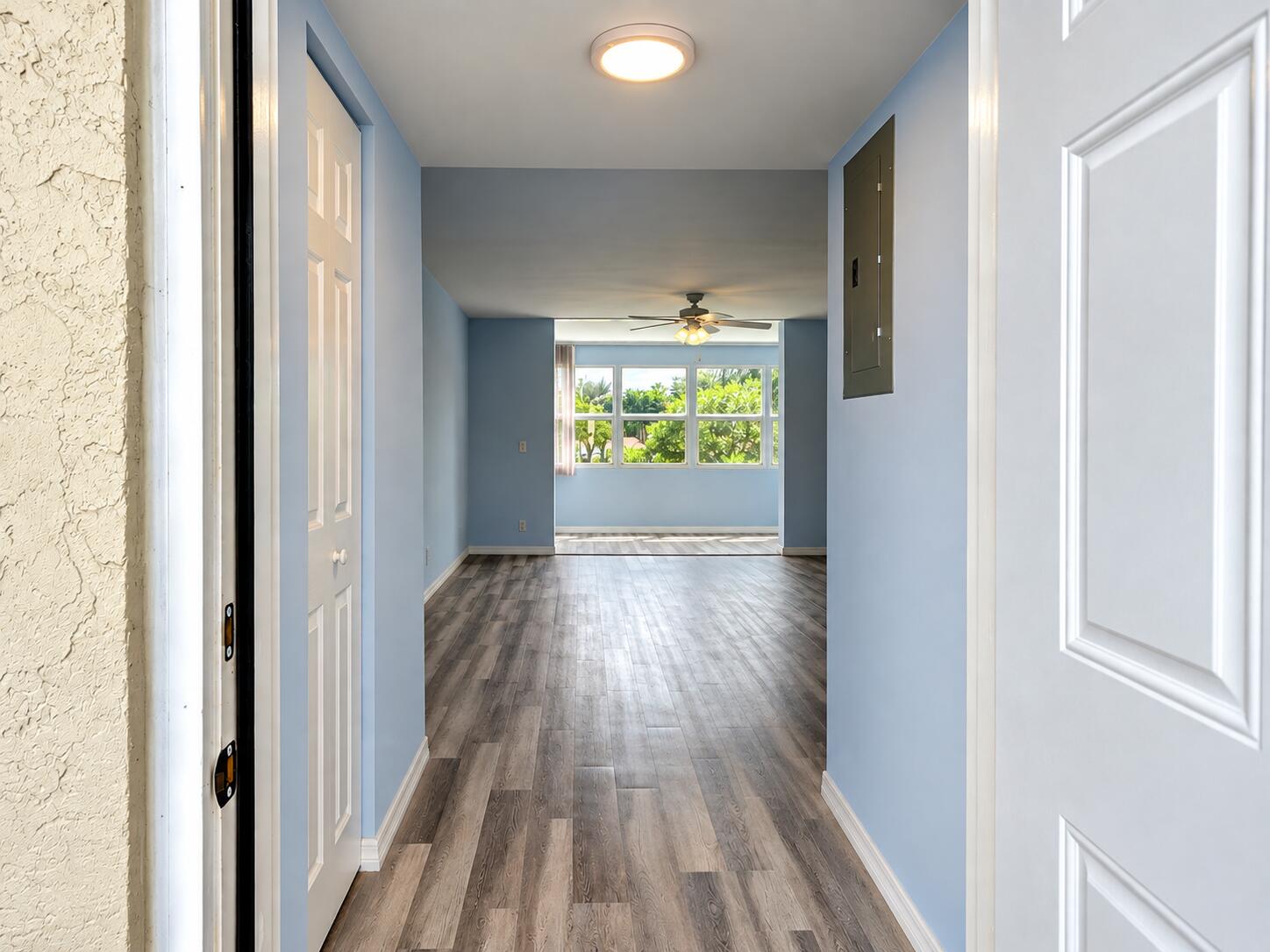 9 WILLOWBROOK Lane # 208 — Photo 4