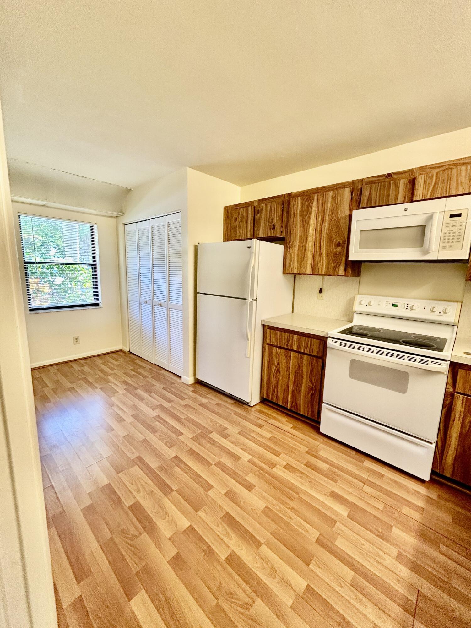 2900 SW 22nd Circle # 221d, Delray Beach FL 33445
