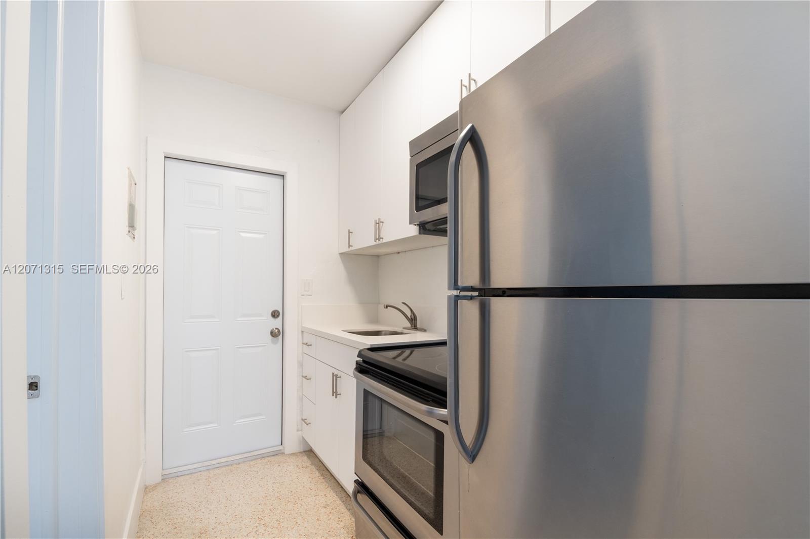 1450 SW 6th St # 1 View 1