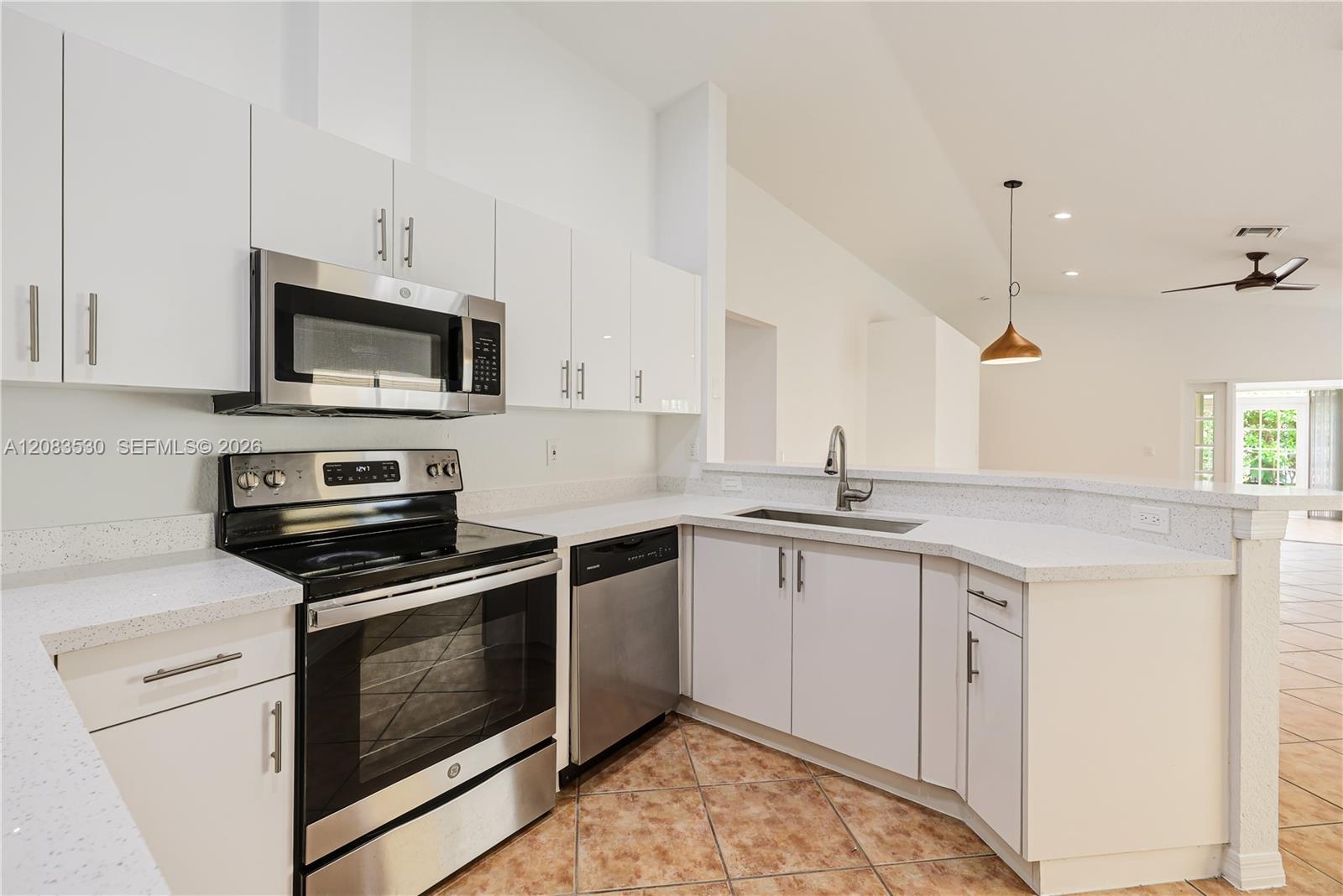 1509 Canary Island Dr — Photo 3