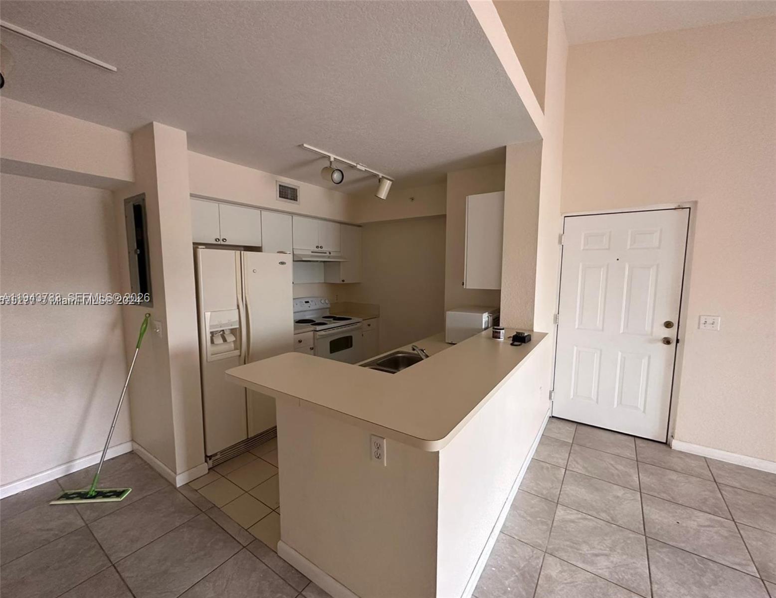 15480 SW 284th St # 2304 — Photo 4