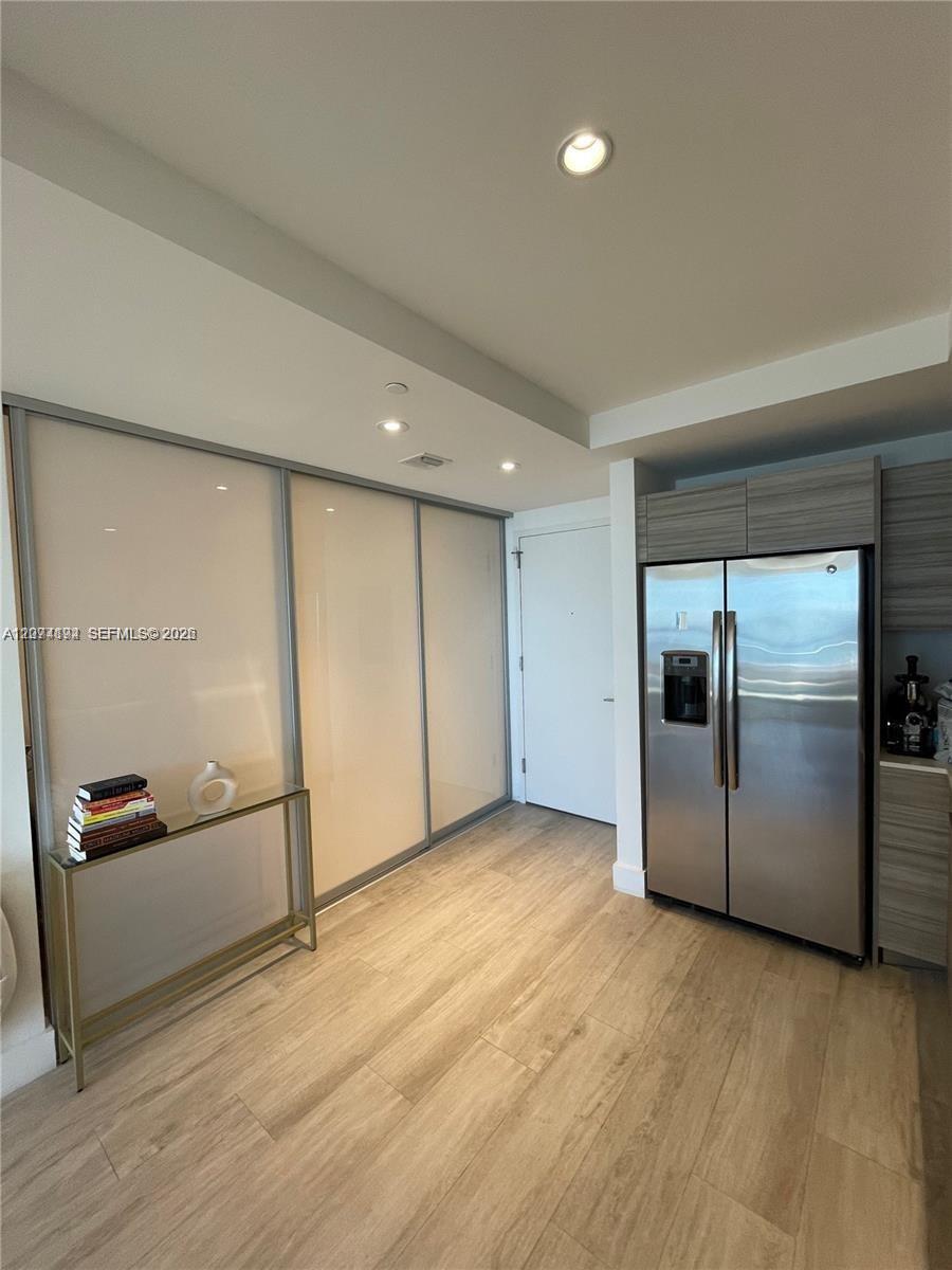 121 NE 34th St # 2005 — Photo 4