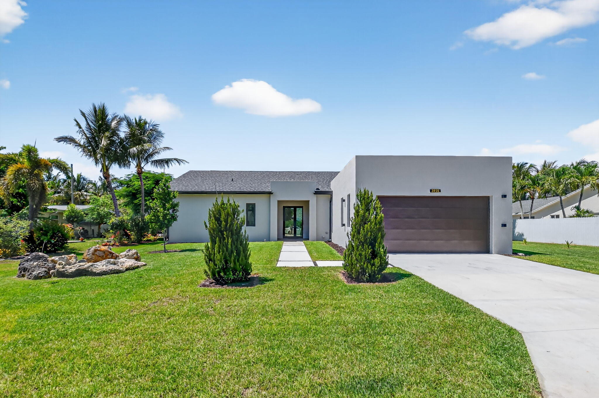 3920 Espan Court, Palm Springs FL 33461