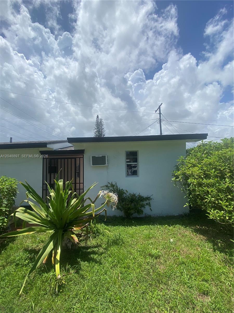 15130 Tyler St — Photo 2