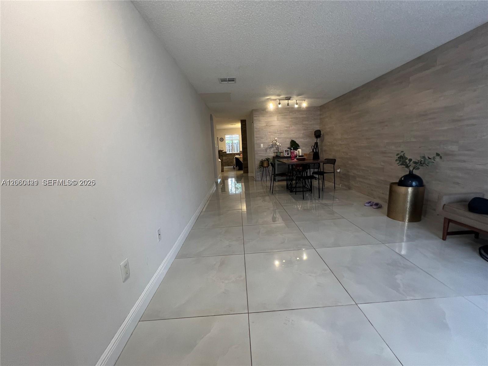 11612 NW 50th Ter # 11612 — Photo 5
