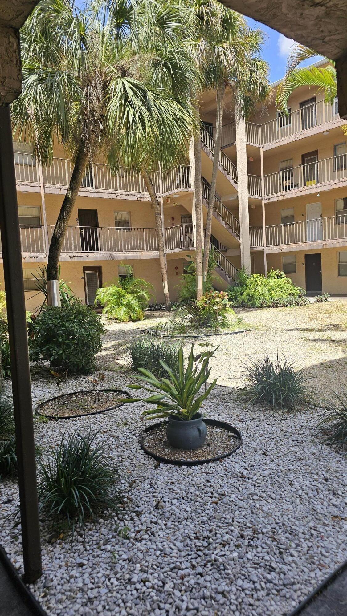 2840 Somerset Drive # 418m, Lauderdale Lakes FL 33311