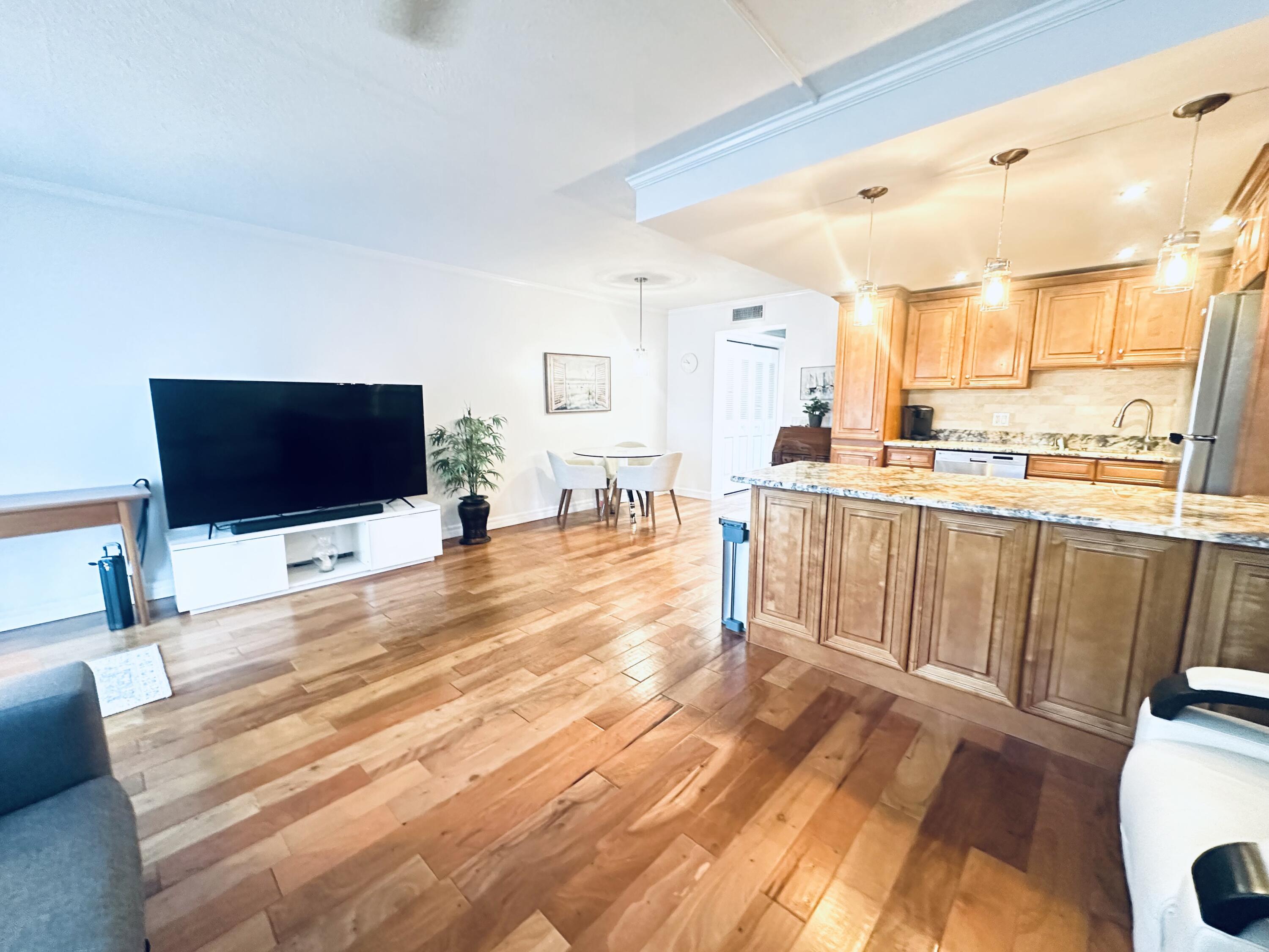 1080 HARWOOD F # 1080 — Photo 5