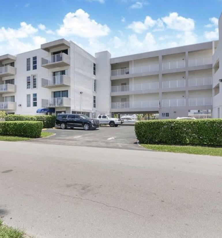 3716 NE 168th St # 303, North Miami Beach FL 33160