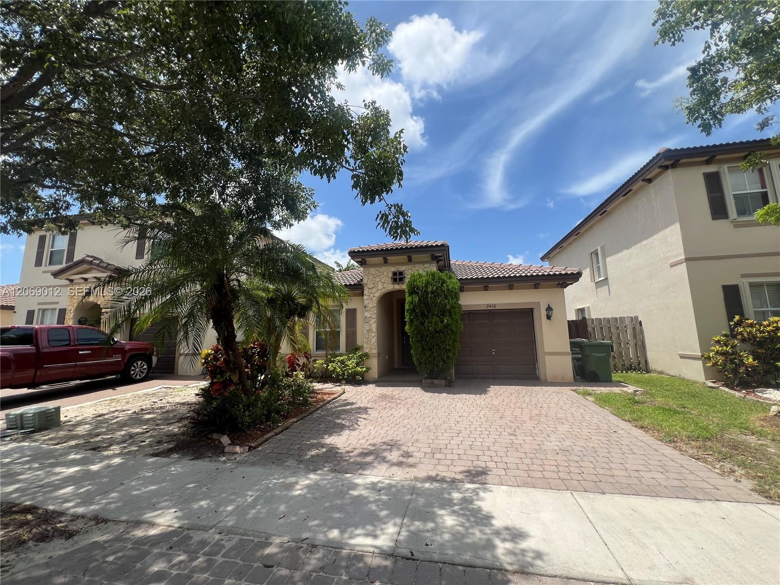 2410 NE 4th St, Homestead FL 33033