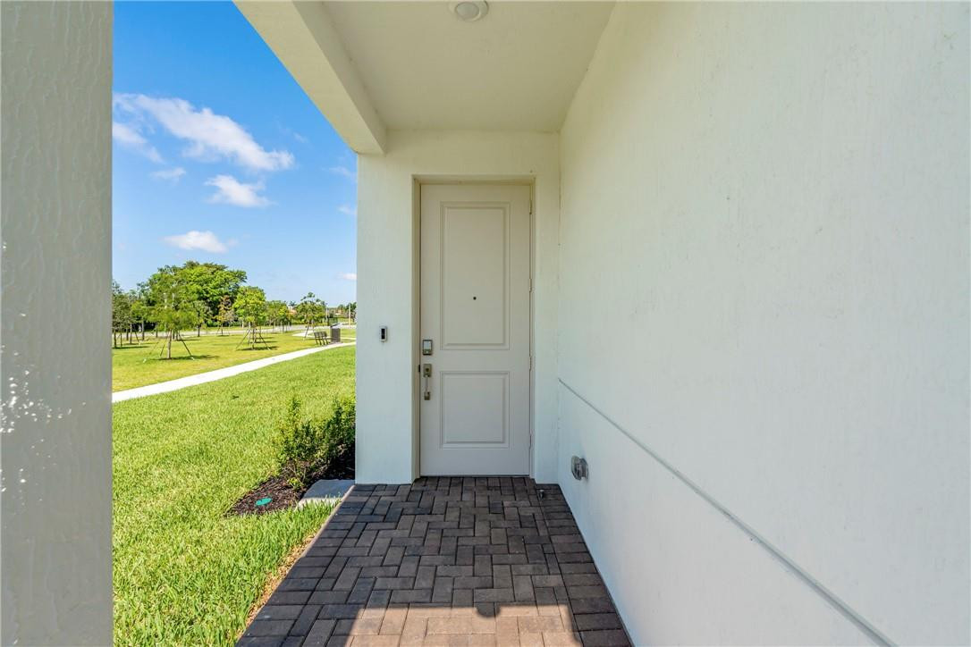 22851 HILLGARD Avenue — Photo 4