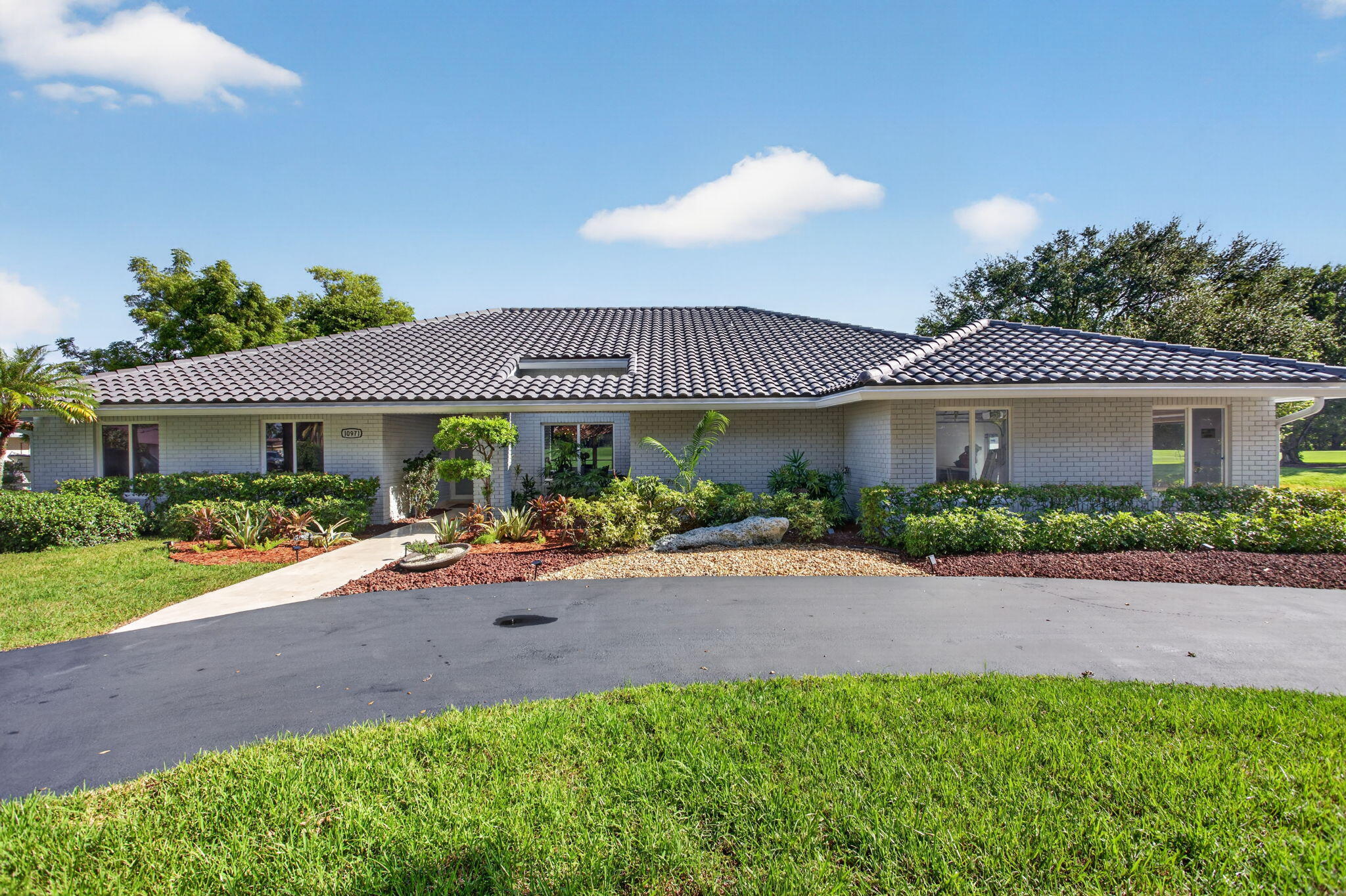 10971 NW 24TH Street — Photo 5