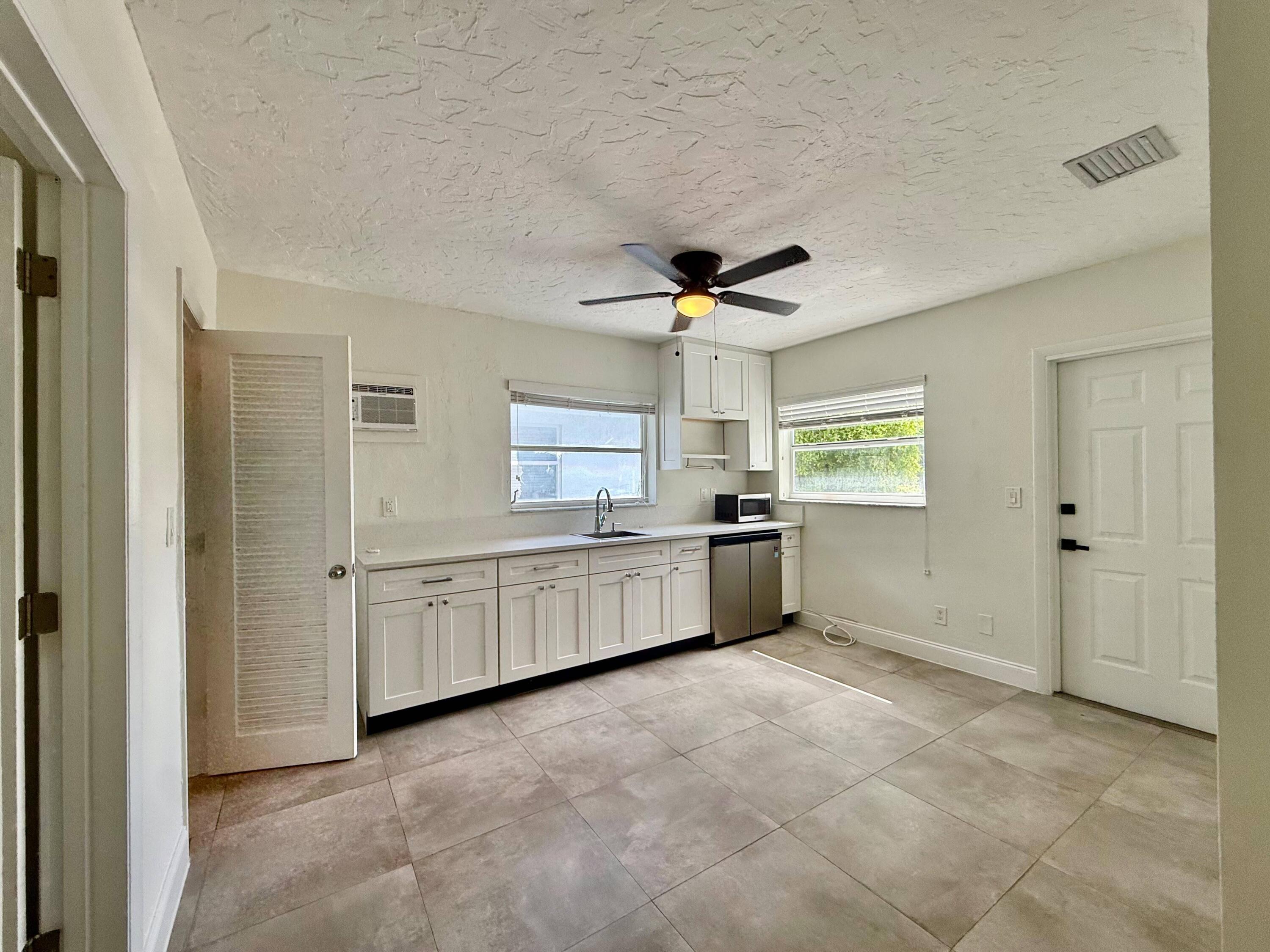 3684 NE 11th Avenue Unit 4 — Photo 5