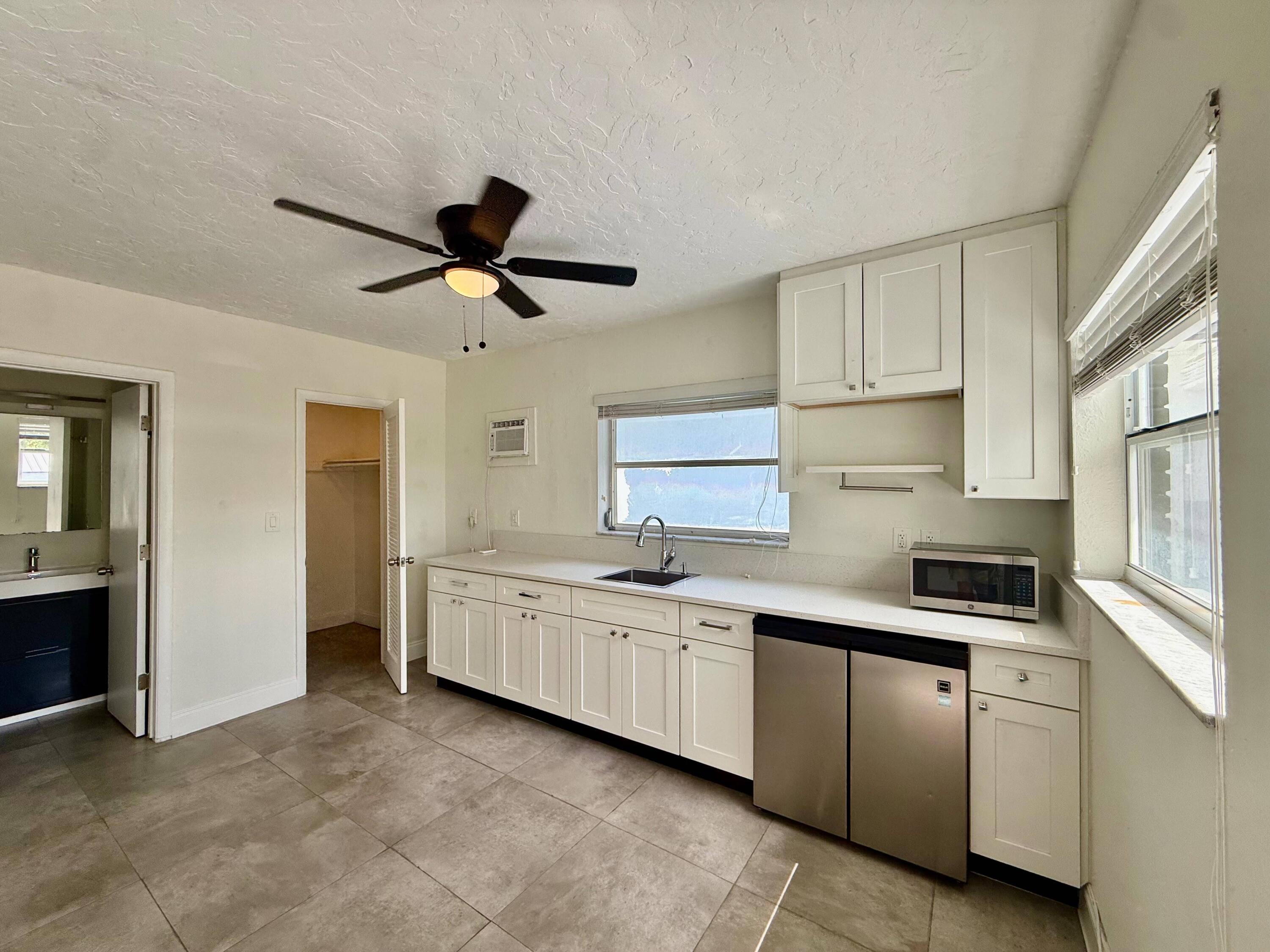 3684 NE 11th Avenue Unit 4 — Photo 4