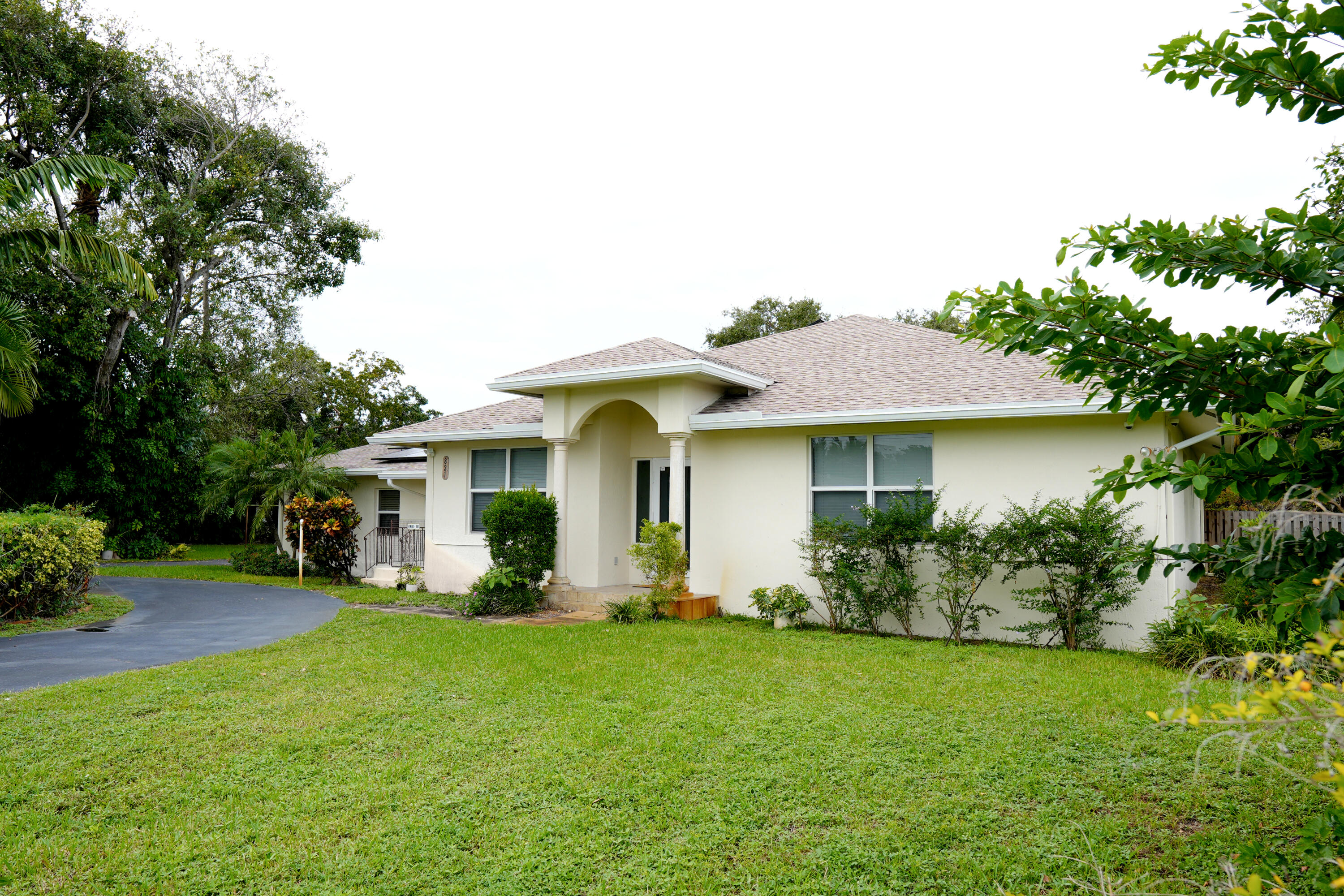 821 SW 13TH Court, Pompano Beach FL 33060