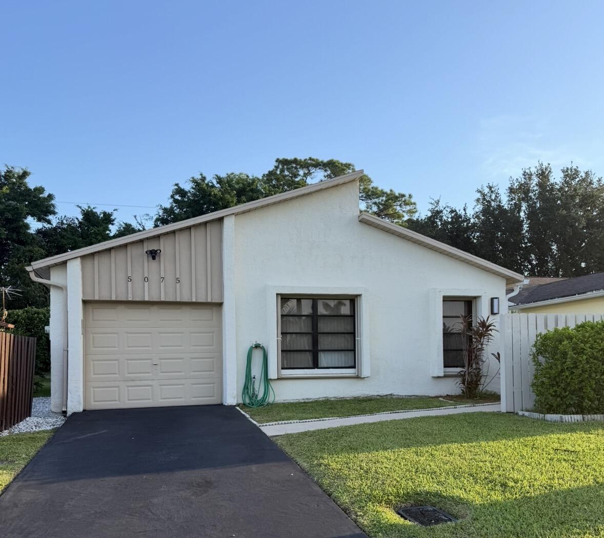 5075 Mirror Lakes Boulevard, Boynton Beach FL 33472