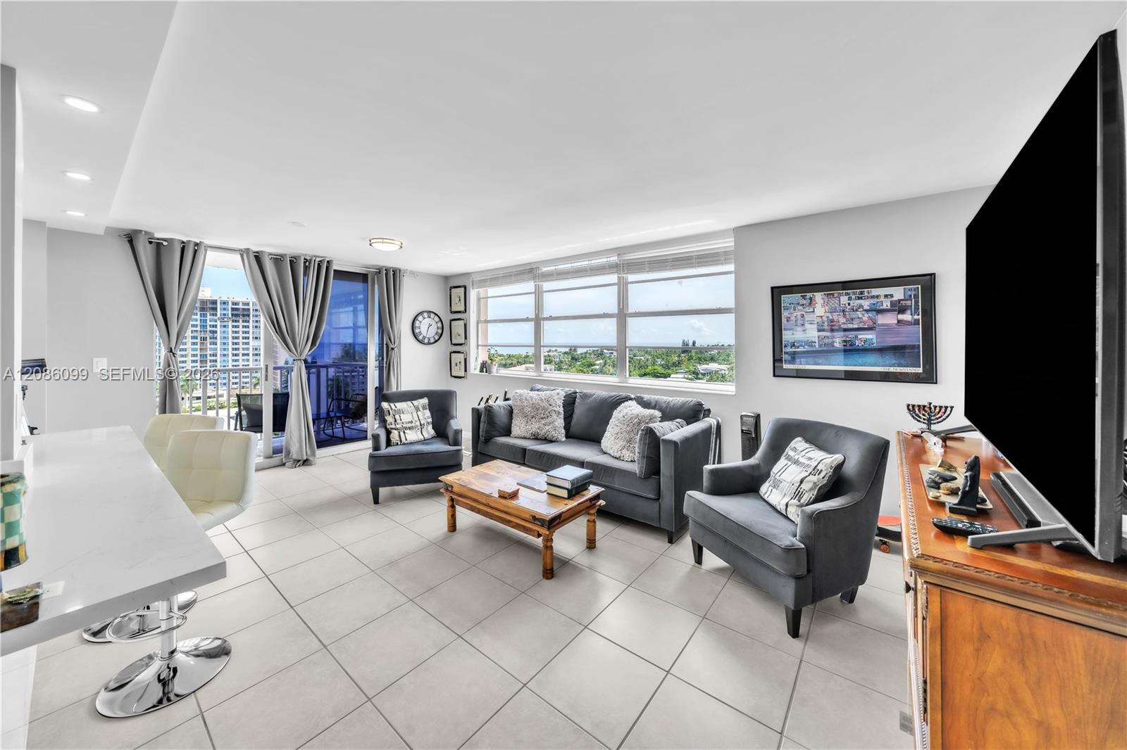 3161 S Ocean Dr # 1106 — Photo 5