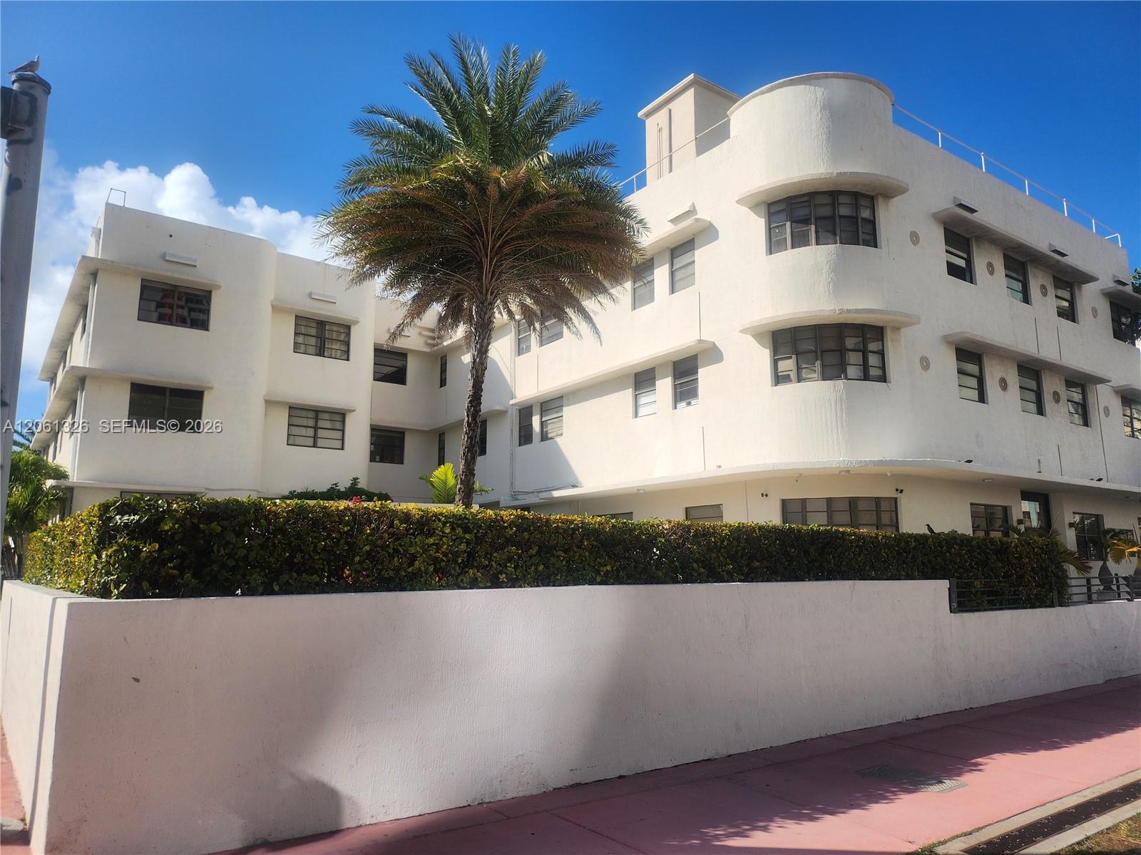 2700 Collins Ave # 110, Miami Beach FL 33140