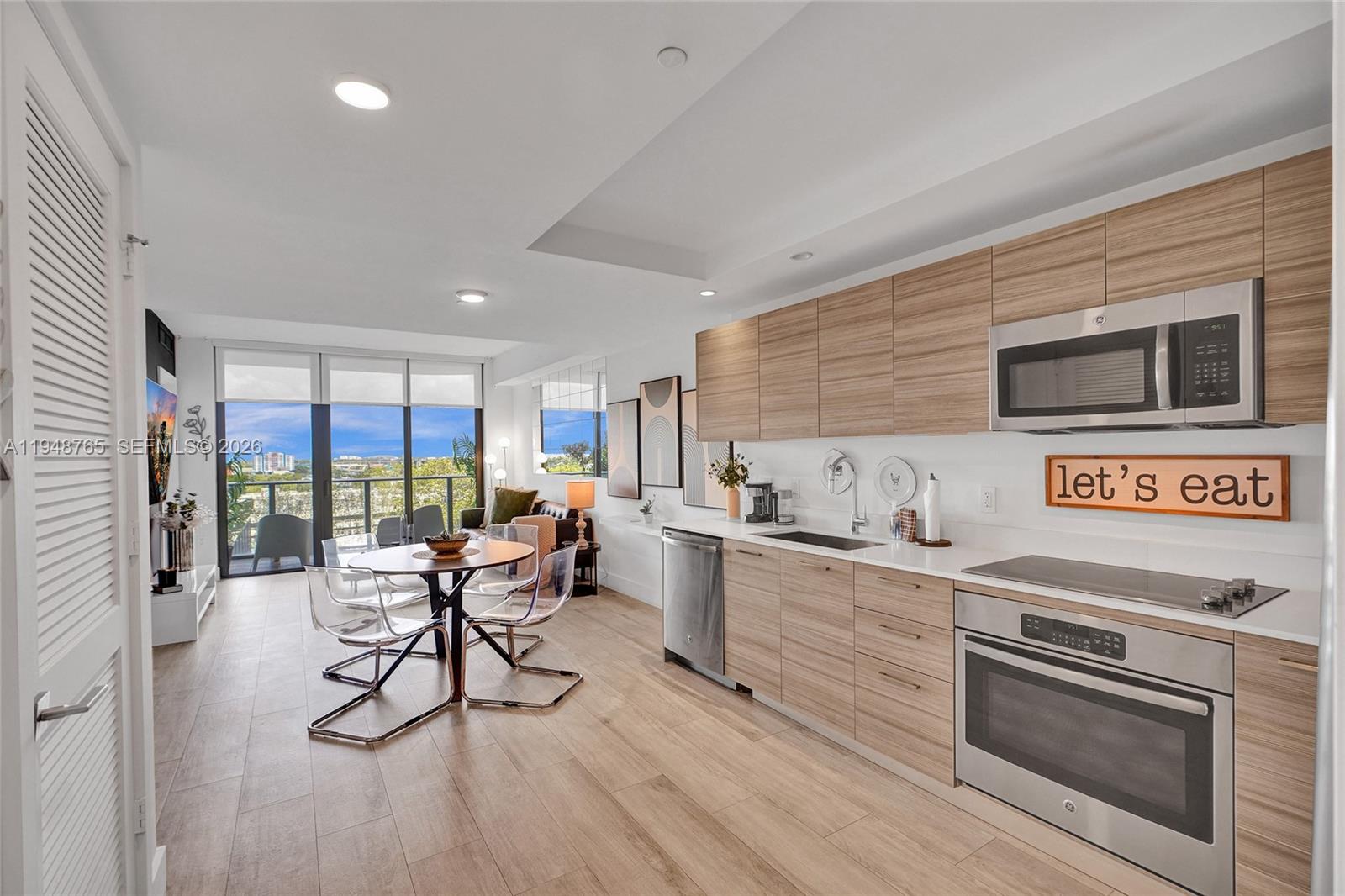 121 NE 34th St # 910, Miami FL 33137