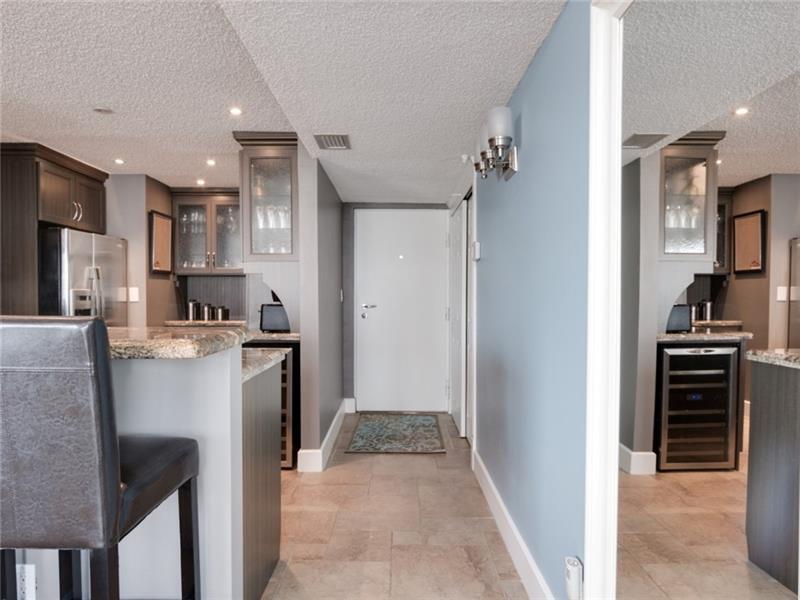 121 GOLDEN ISLES Drive # 806 — Photo 3