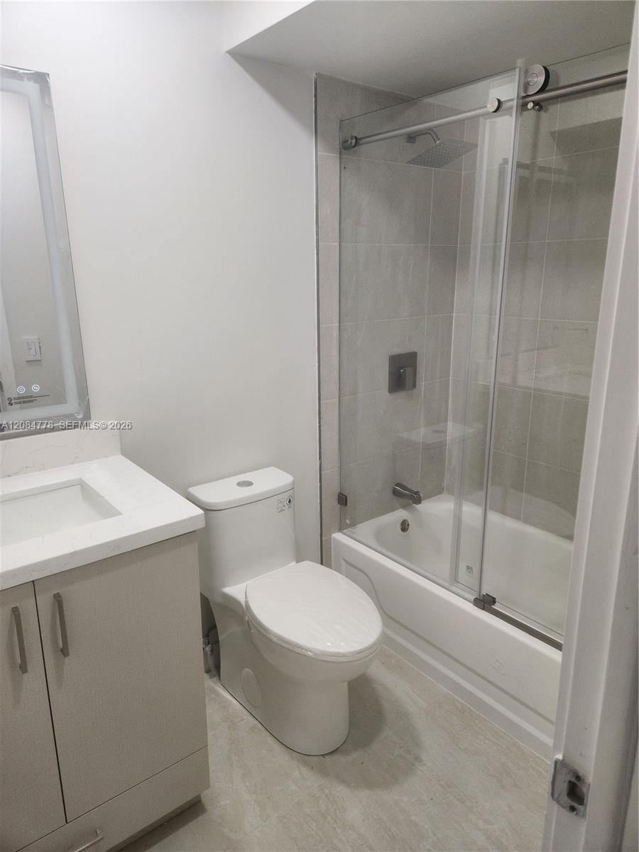 2781 N Pine Island Rd — Photo 5