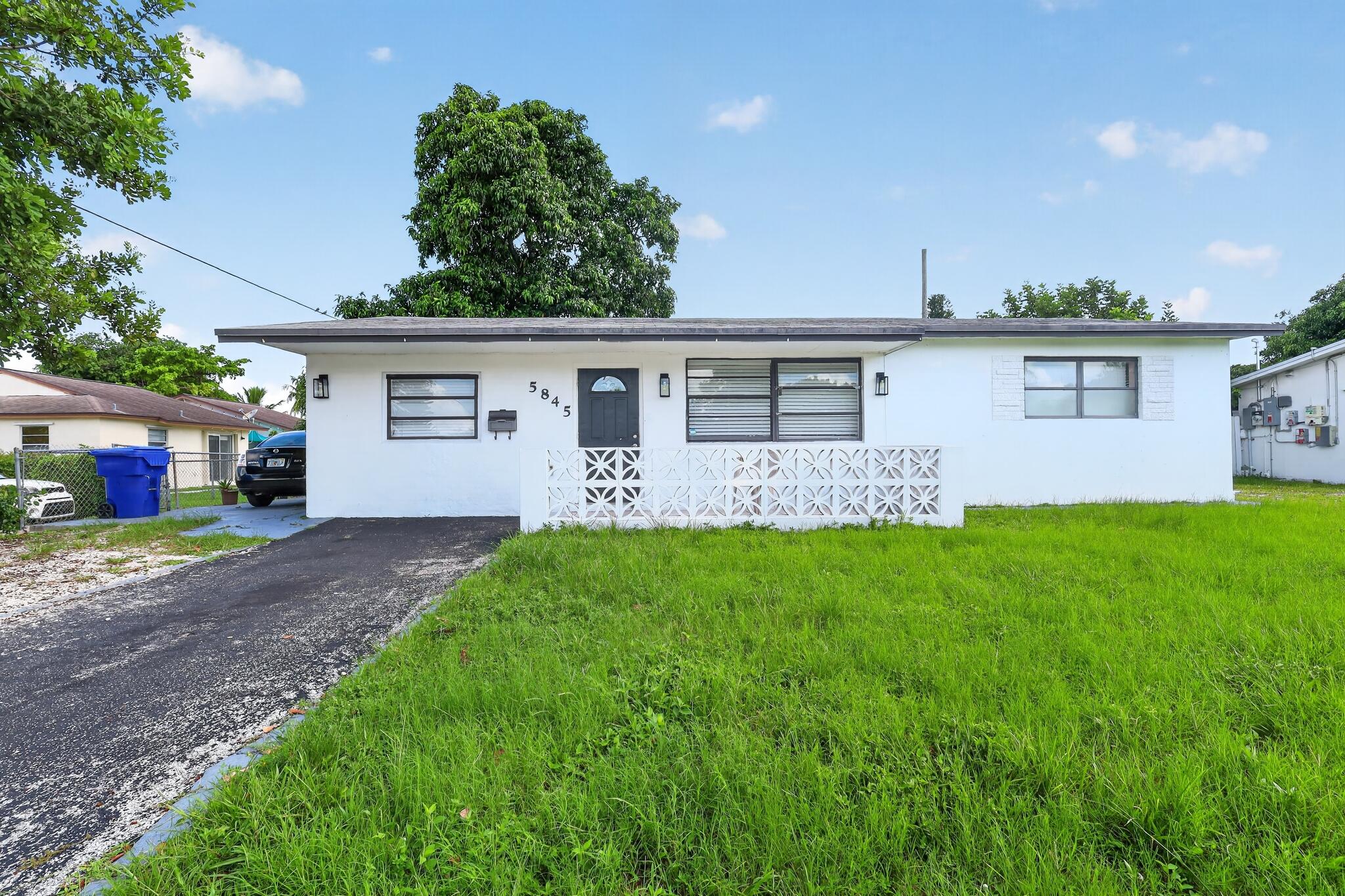 5845 ARTHUR Street, Hollywood FL 33021