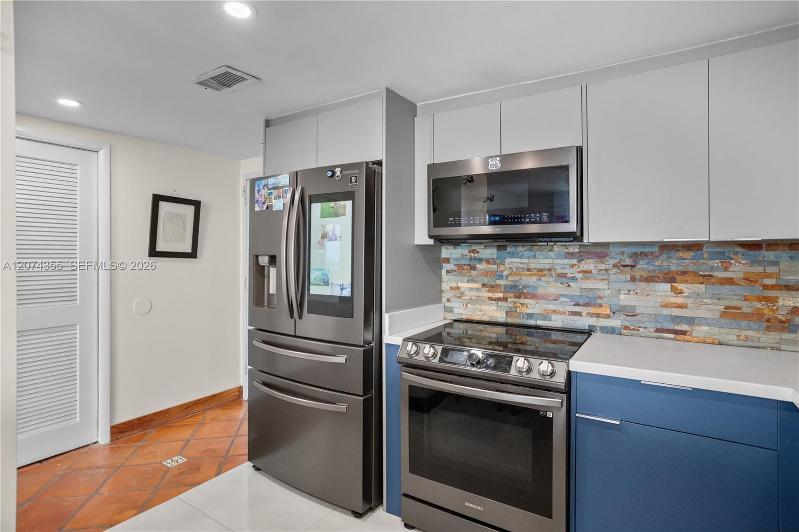 2350 NE 135th St # 1204 — Photo 5