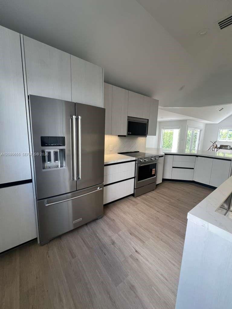211 SW 29th Rd — Photo 3