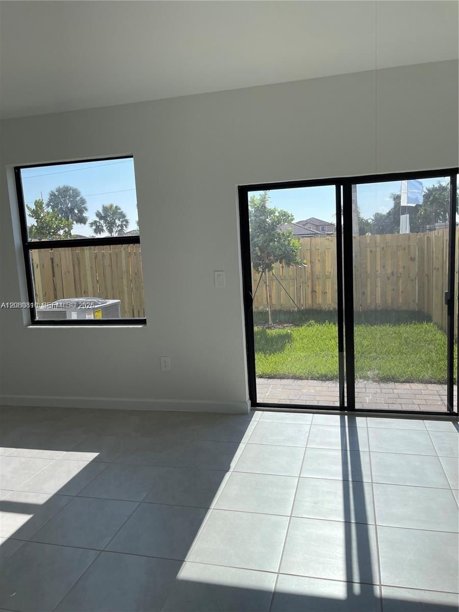 11872 SW 247th Ter — Photo 5