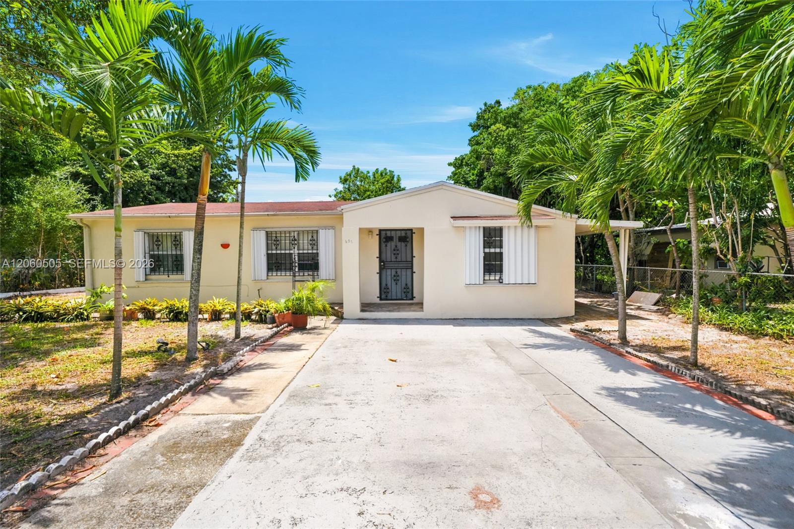596 NW 109th St, Miami FL 33168