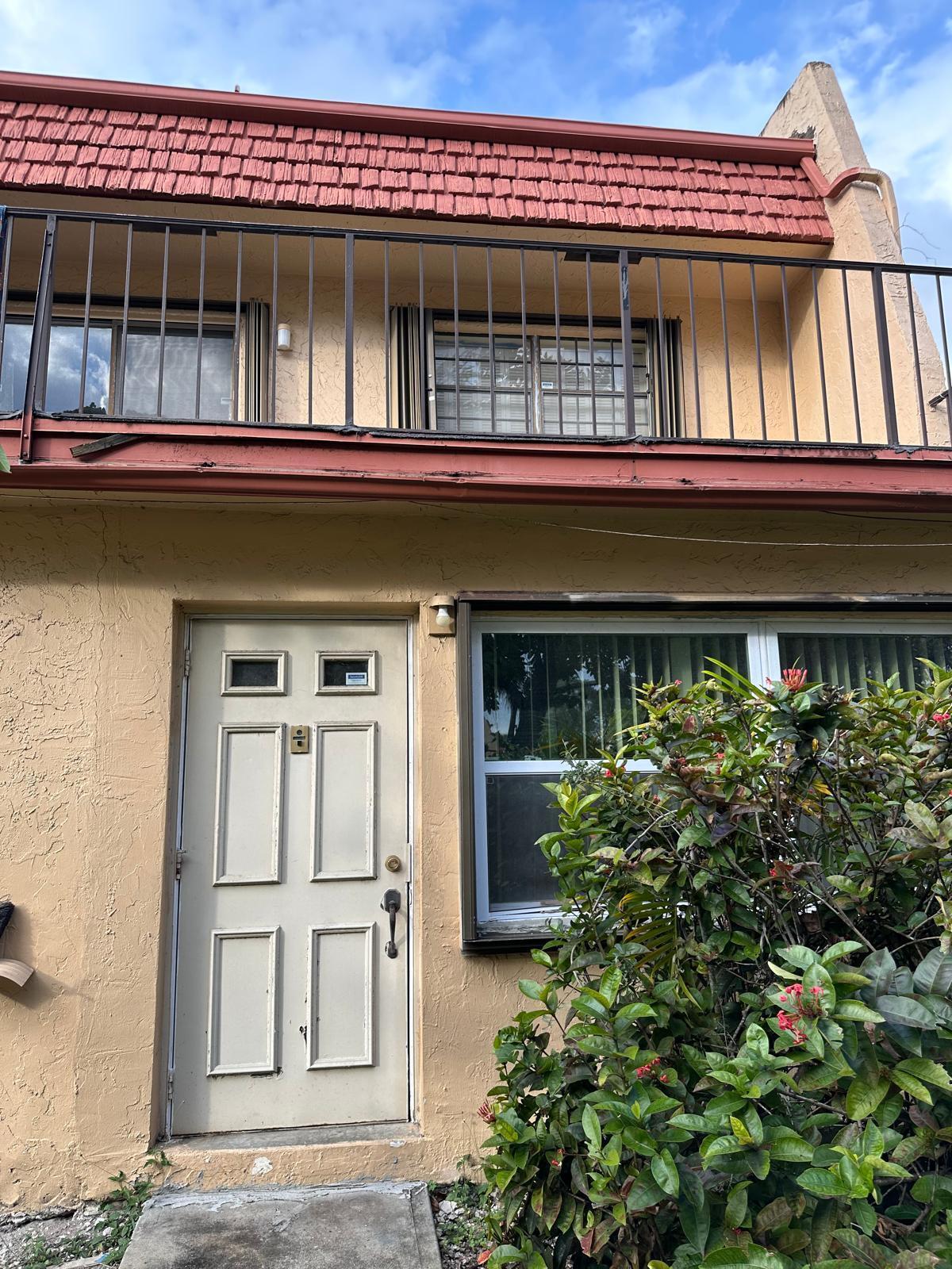 102 Pleasant Hill Lane, Tamarac FL 33319