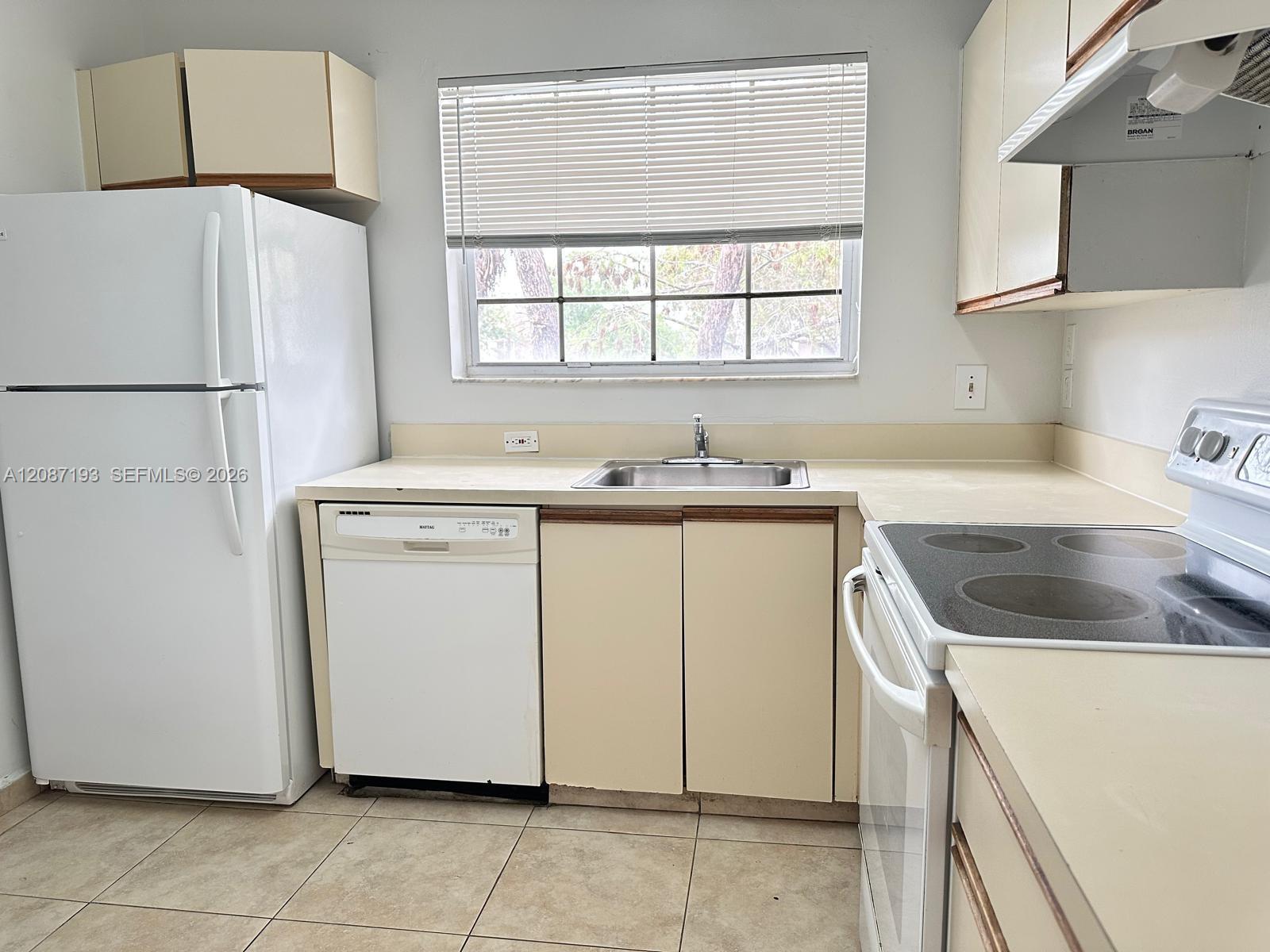 631 Cypress Lake Blvd # H17 — Photo 3