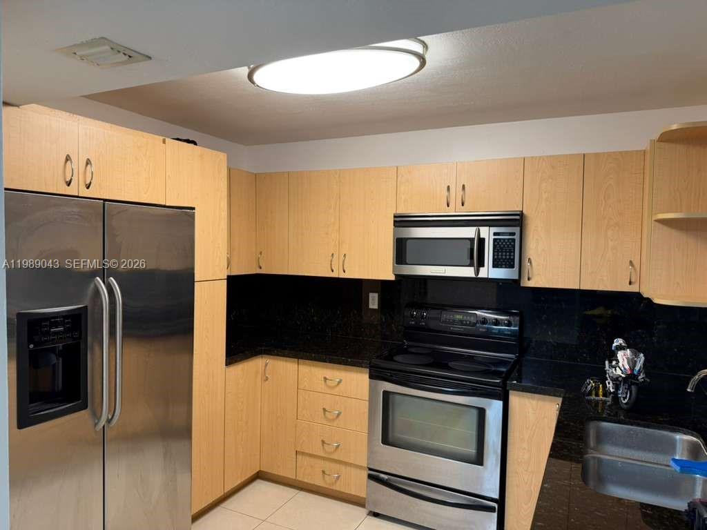 2750 NE 183rd St # 1201, Aventura FL 33160