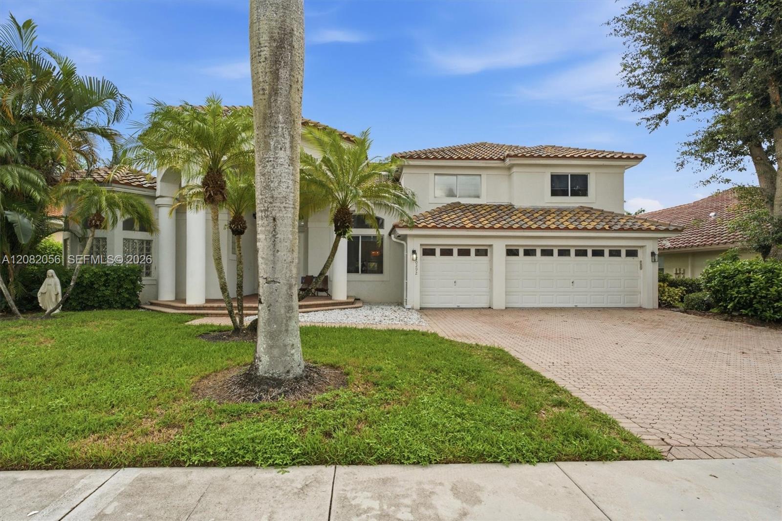 20292 Ocean Key Dr — Photo 2