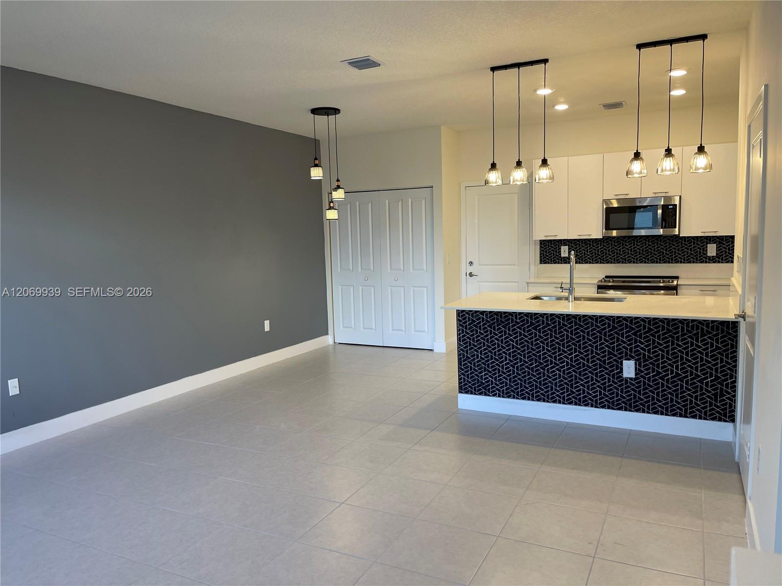 4460 NW 83rd Ave — Photo 5