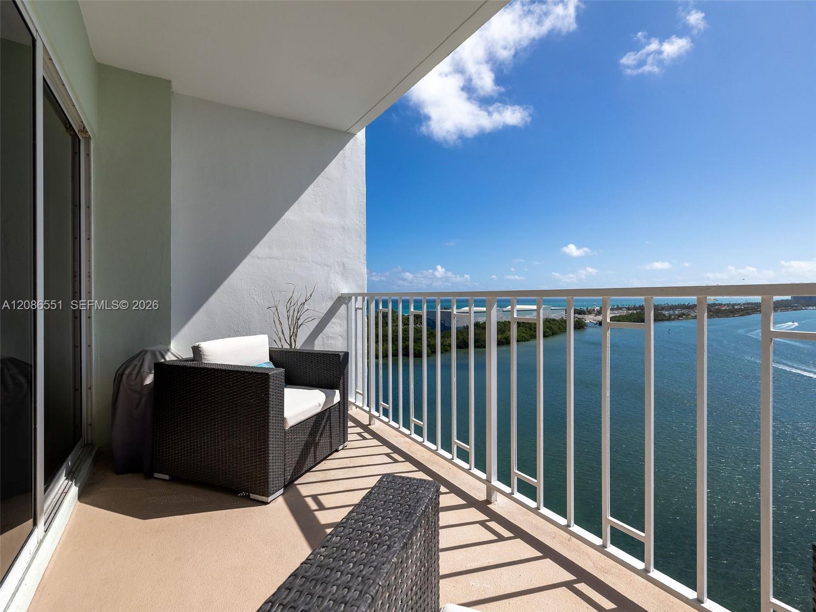500 Bayview Dr # 1520 — Photo 2