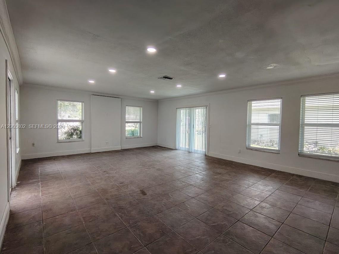 3141 N 73rd Ave — Photo 5