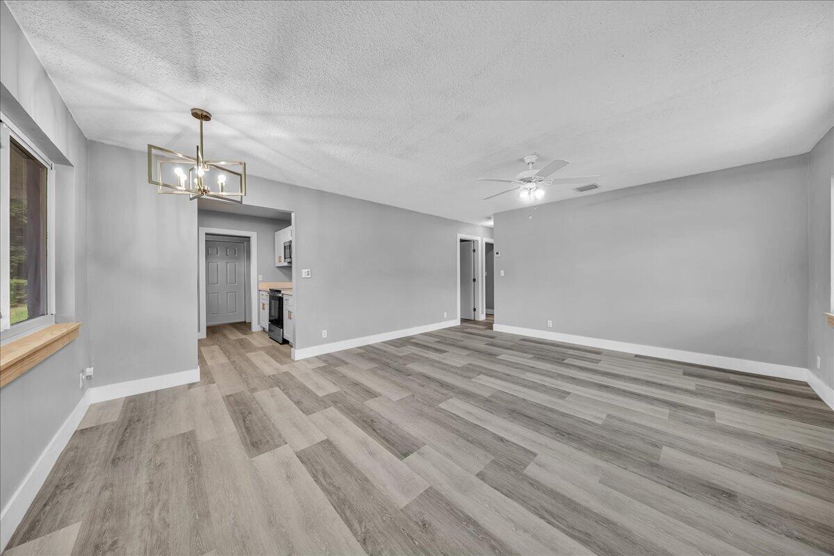 11 NE 28TH Court — Photo 5