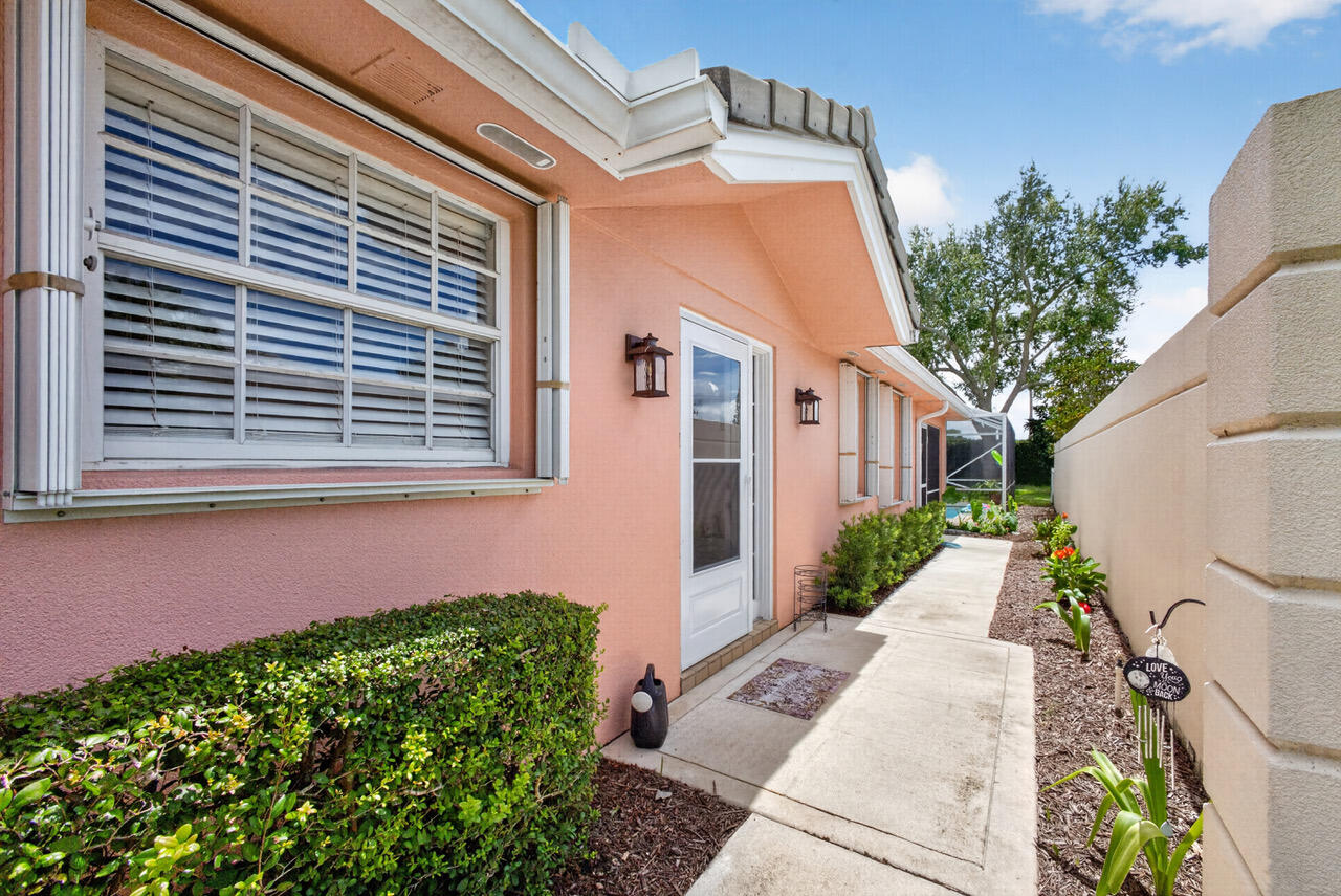 4238 ROYAL OAK Drive — Photo 5