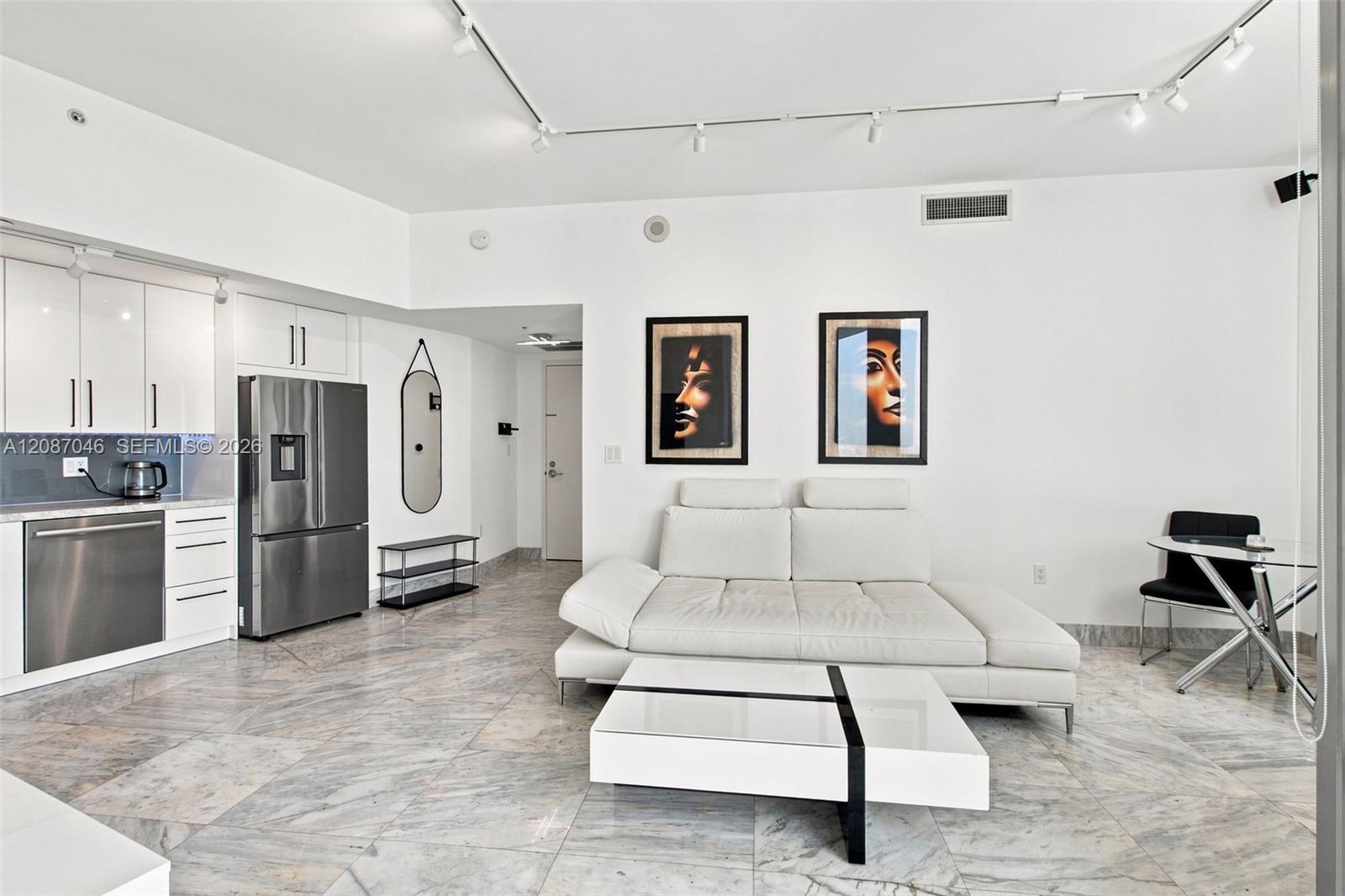 92 SW 3rd St # 5106 — Photo 5