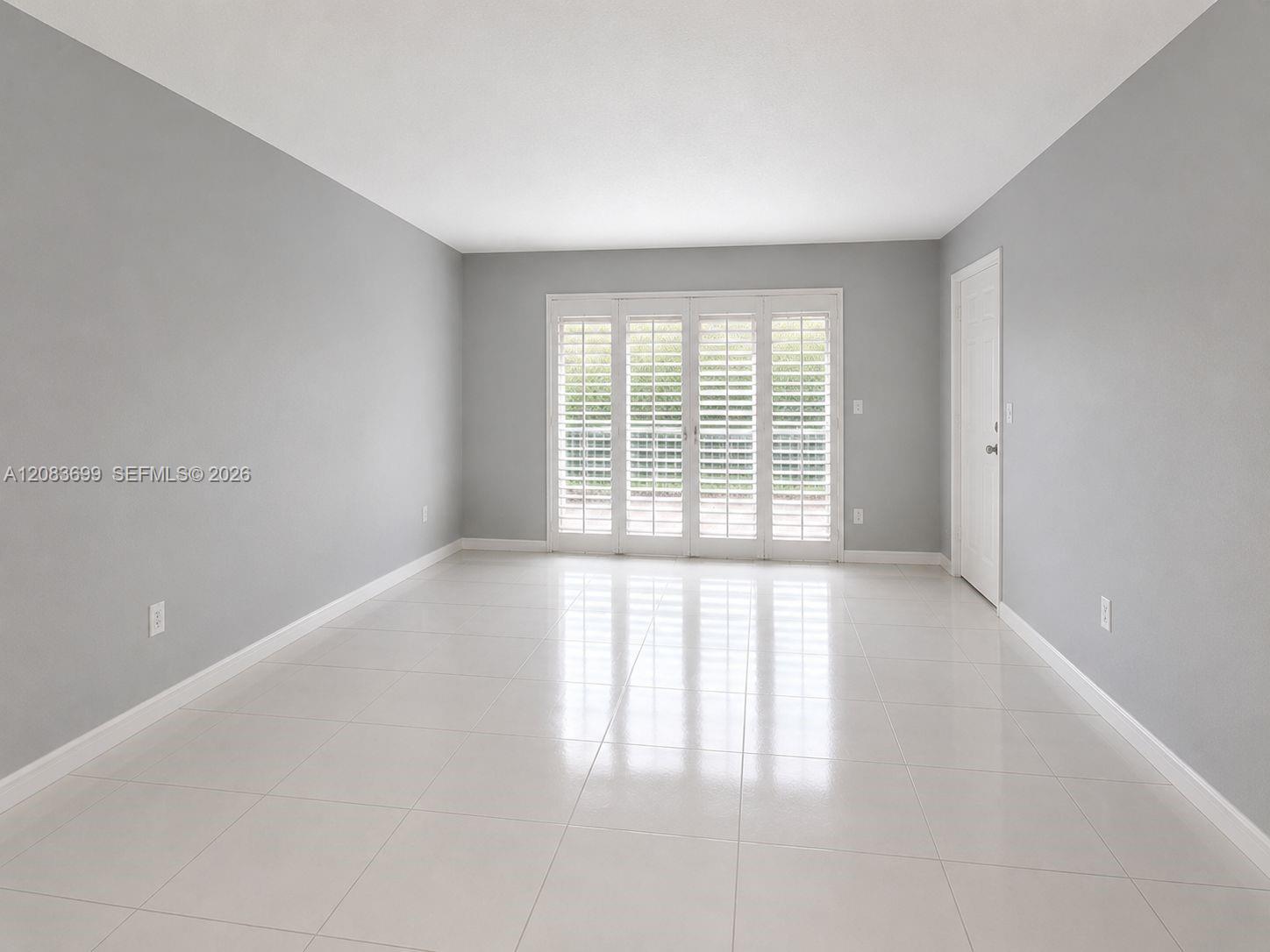 128 S Cypress Rd # 816 — Photo 3