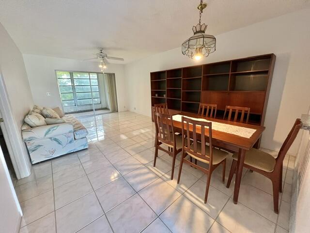 120 Lake Meryl Drive # 220 — Photo 2