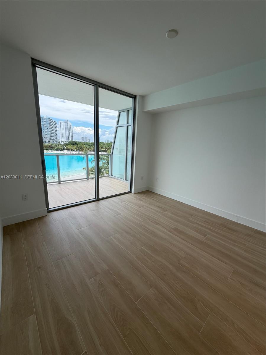 2411 Laguna Cir # 307 — Photo 3