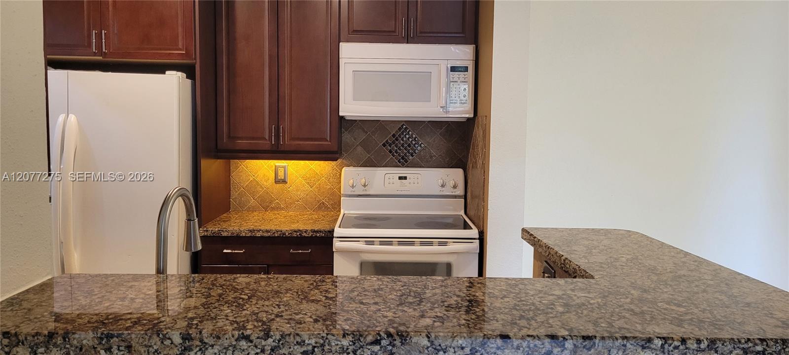 733 Riverside Dr # 1220 — Photo 3