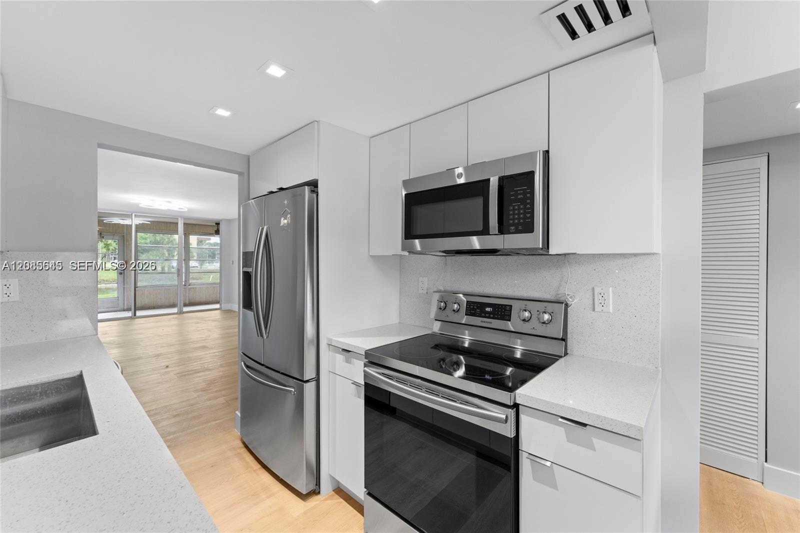 3141 NW 47th Ter # 121 — Photo 3