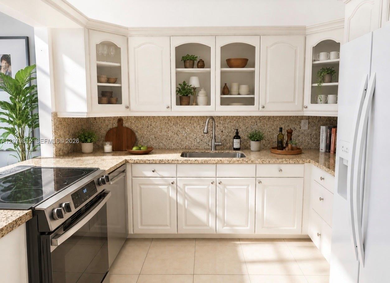 6900 E Bay Dr # 9L — Photo 3