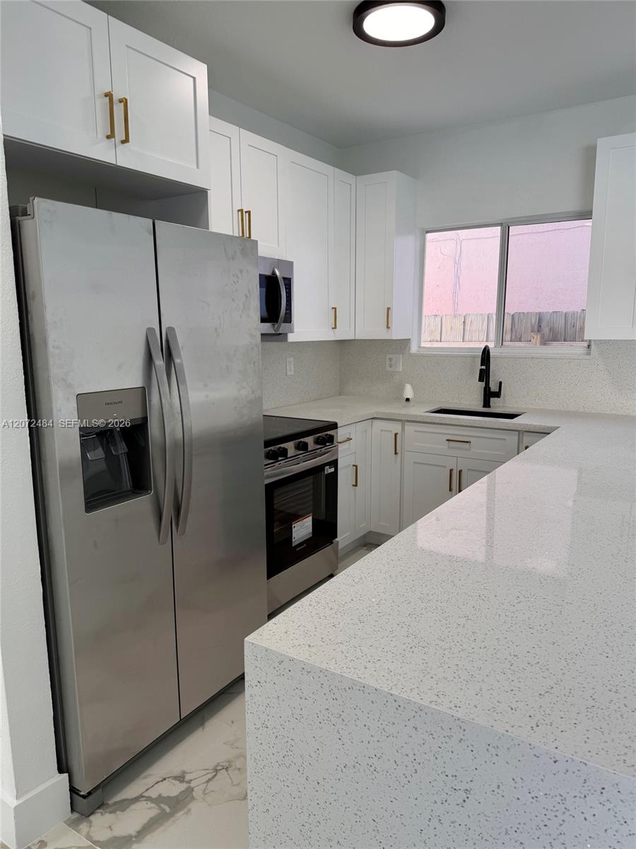 3401 NE 4th St — Photo 5