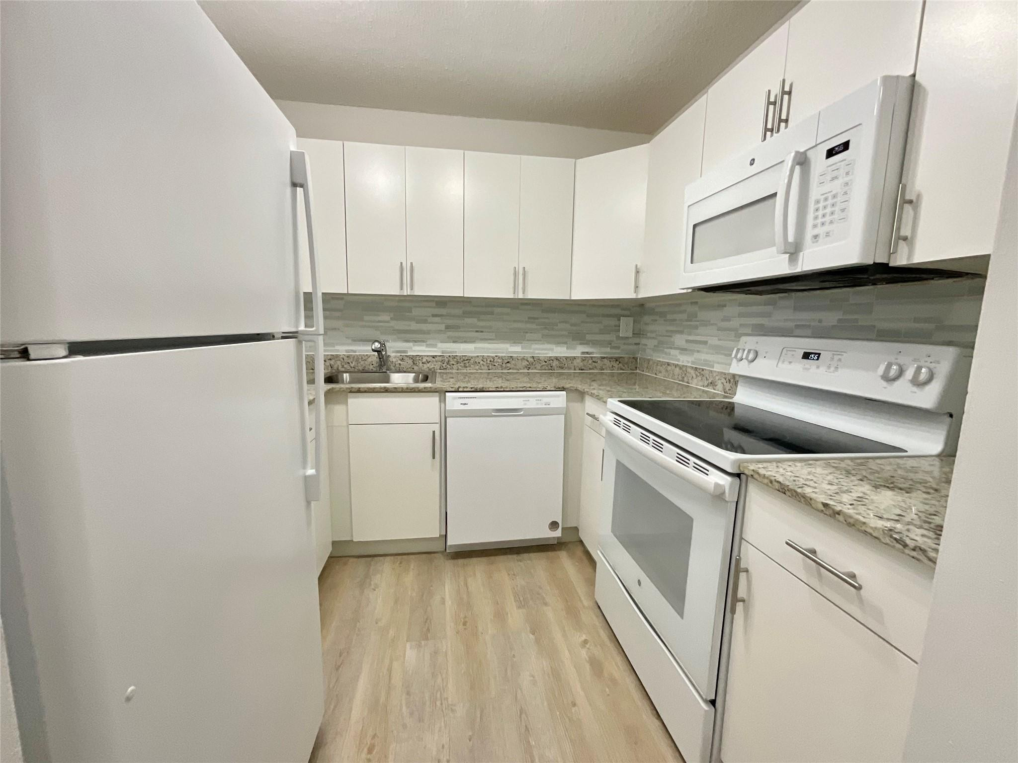 9517 Fontainebleau Boulevard # 405, Miami FL 33172