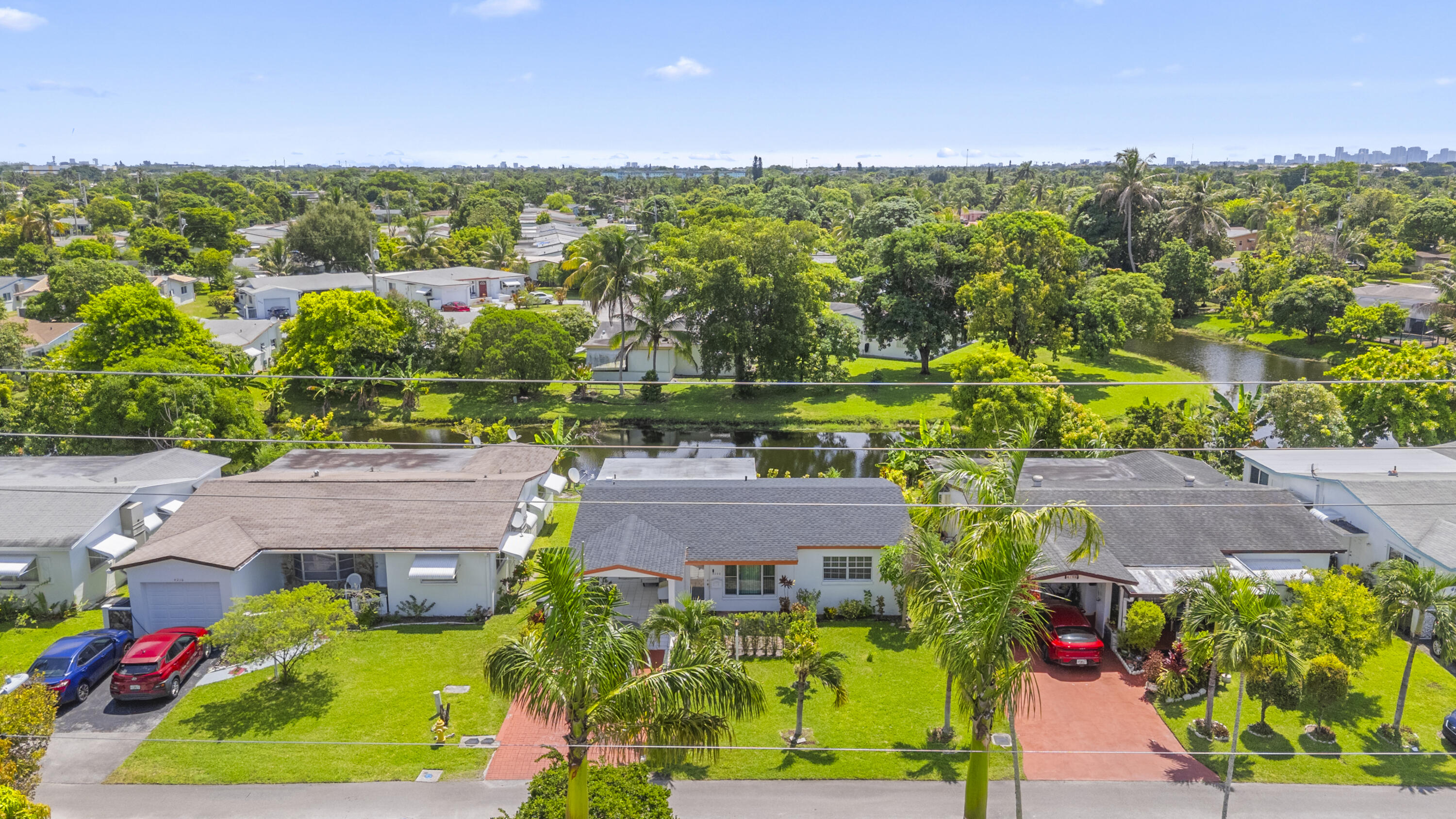 4200 NW 52ND Avenue — Photo 4