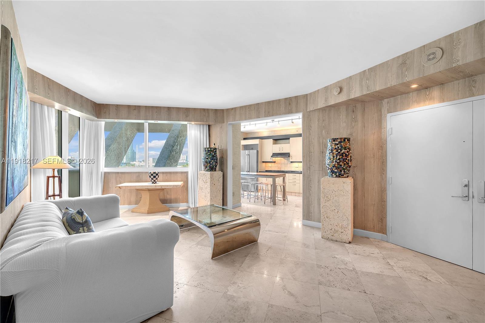 300 S Pointe Dr # 906, Miami Beach FL 33139