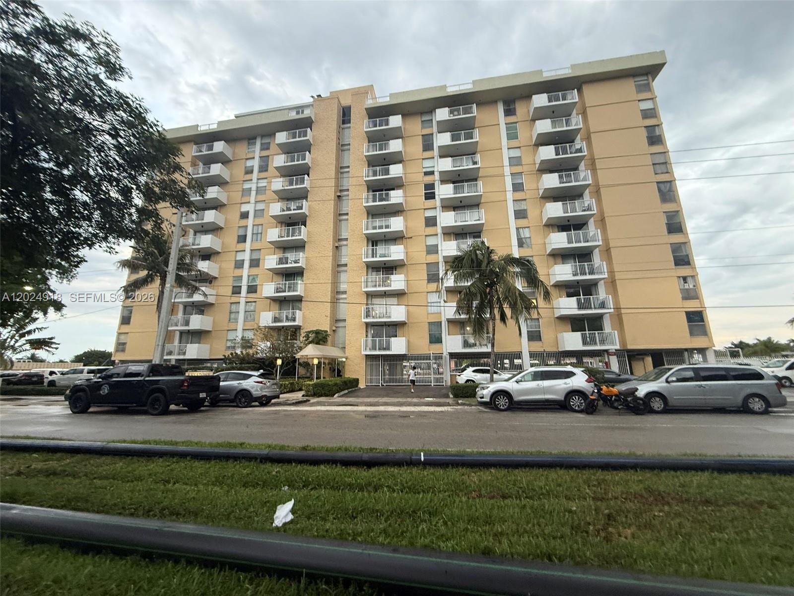 2020 NE 135th St # 503, North Miami FL 33181